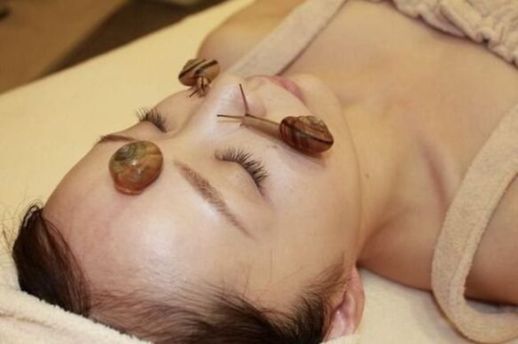 usando caracois para o rexuvenecemento da pel facial